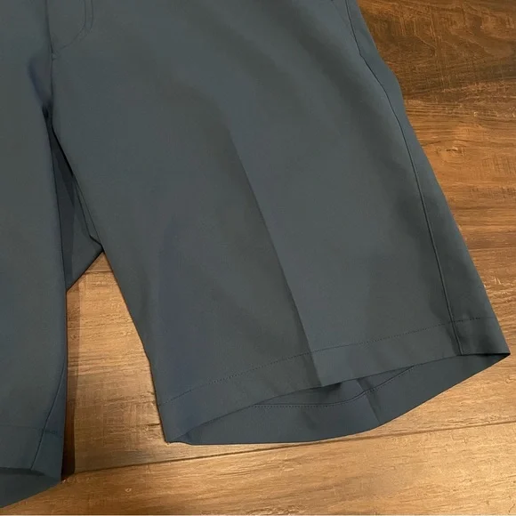 Peter Millar Men’s Navy Blue Wicking Performance Golf Shorts Size 36 Weekend Sty - Picture 3 of 9